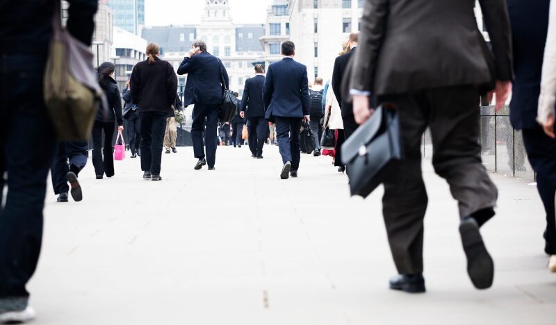 通勤時間が長い人ほど「時間貧乏」になりやすい理由